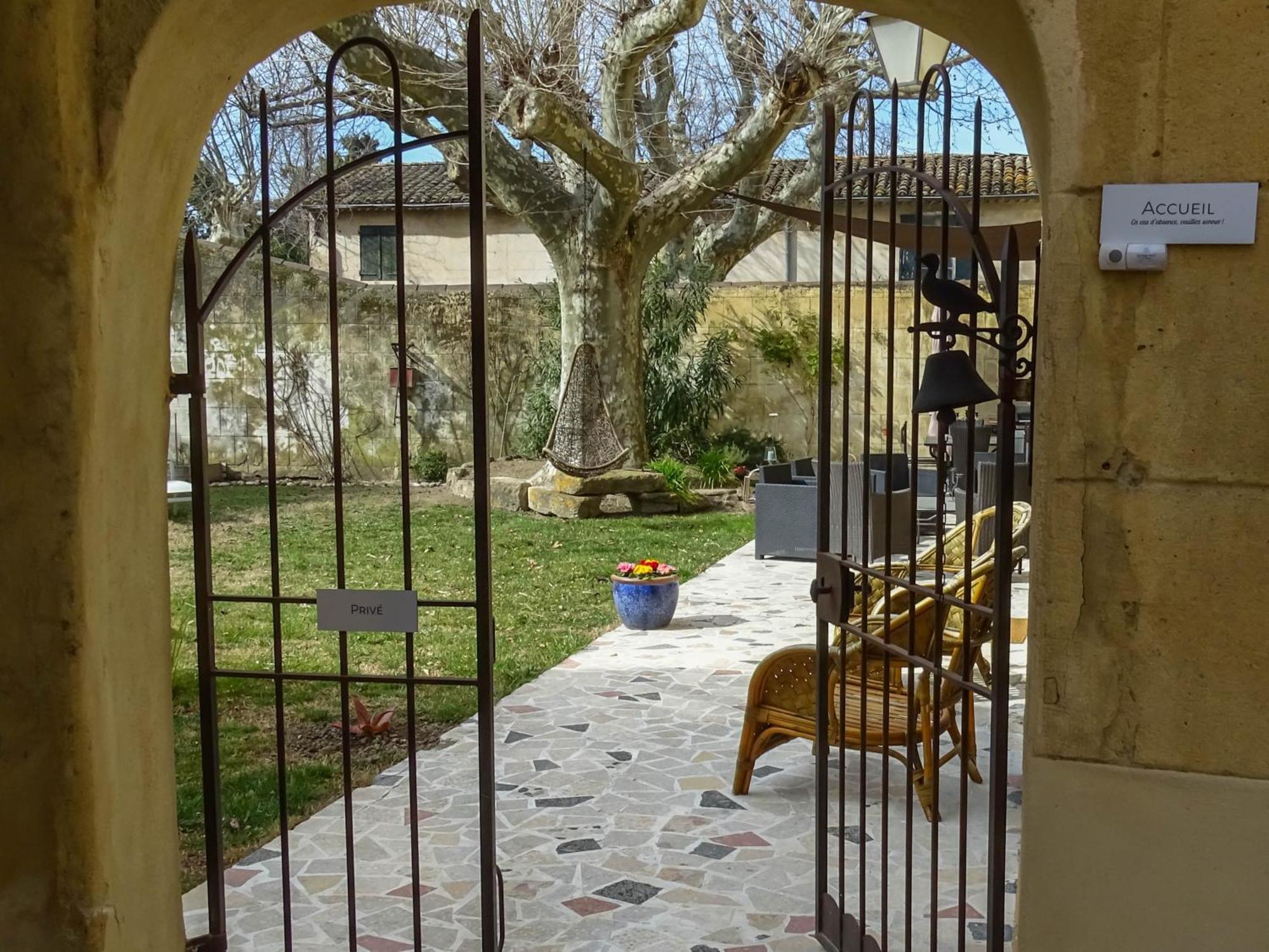 Clos St Pierre De Fraisse Avignon Bagian luar foto
